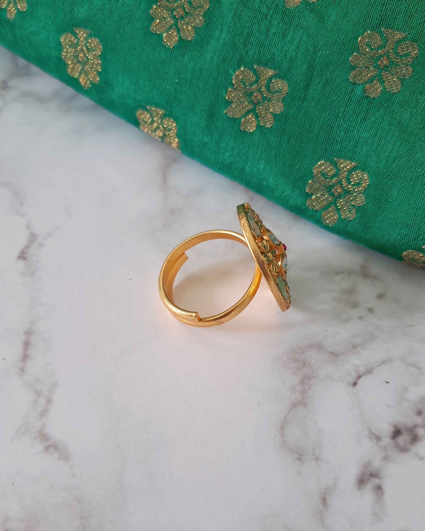 Urvashi Finger Ring