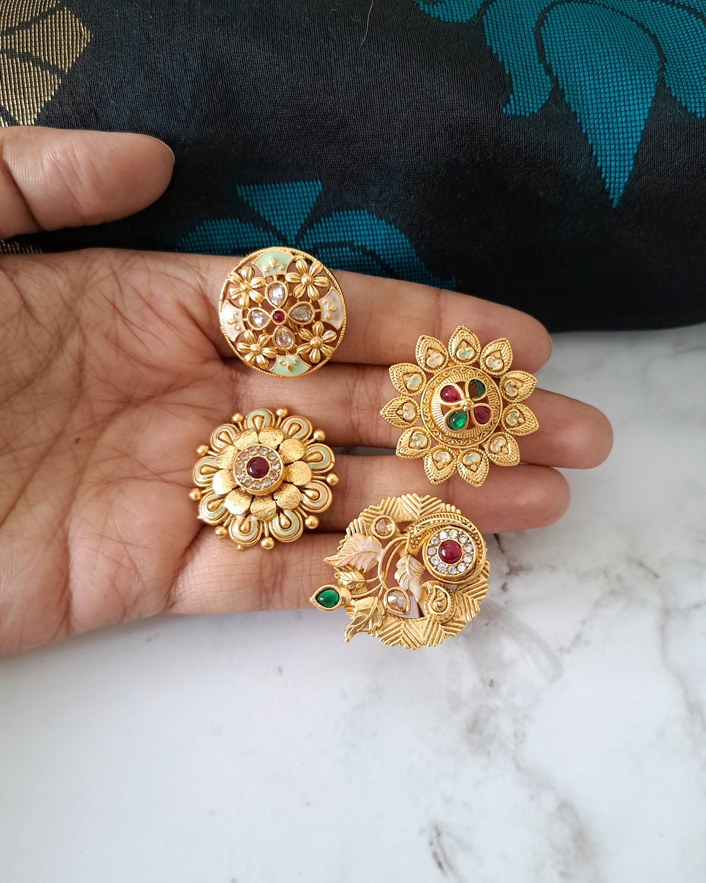 Urvashi Finger Ring
